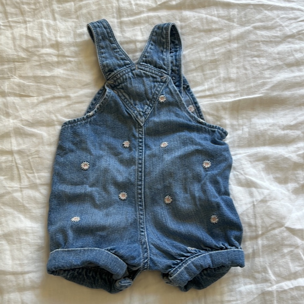 Gap baby denim overall shorts size 12-18m - Picture 4 of 6